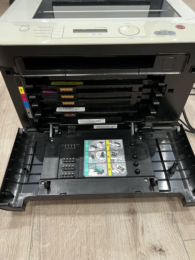 Кольоровий лазерний принтер Samsung CLX3185