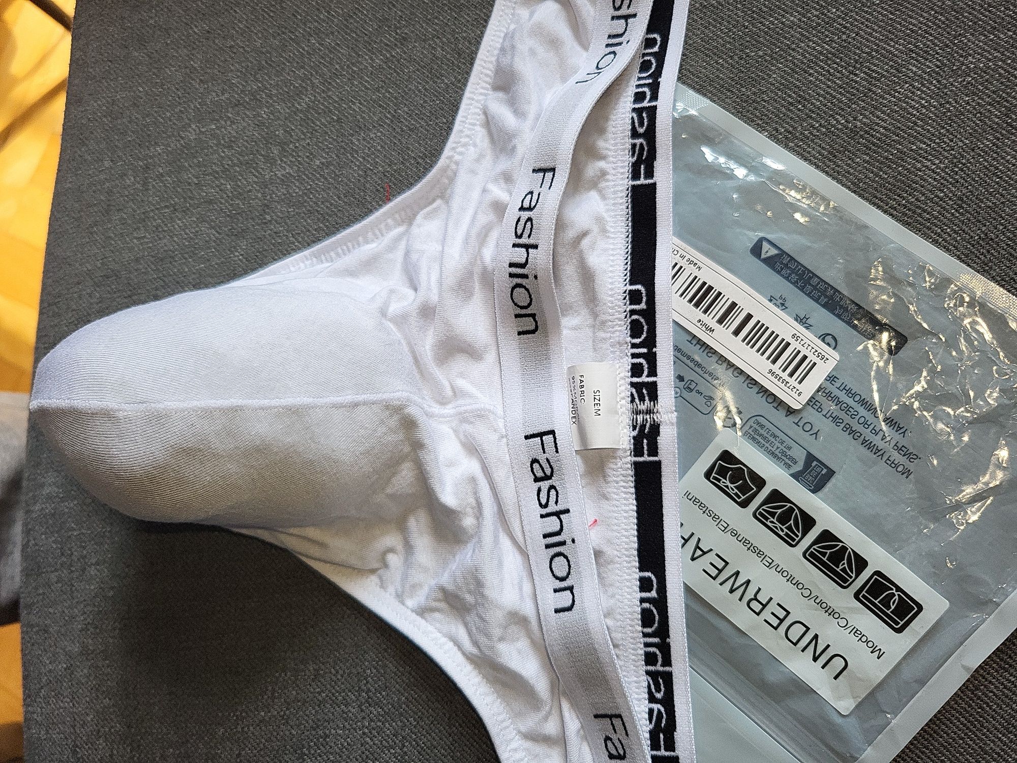 Super wygodne seksi stringi z kieszonką