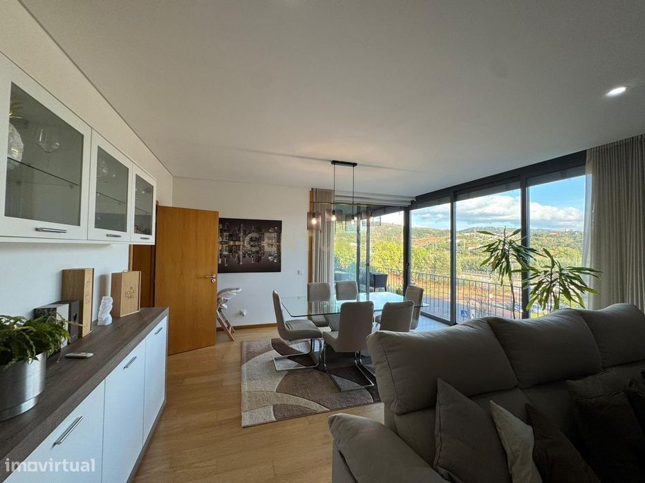 Apartamento T2 Condomínio Privado Zen, com Garagem e Lugar de Garagem