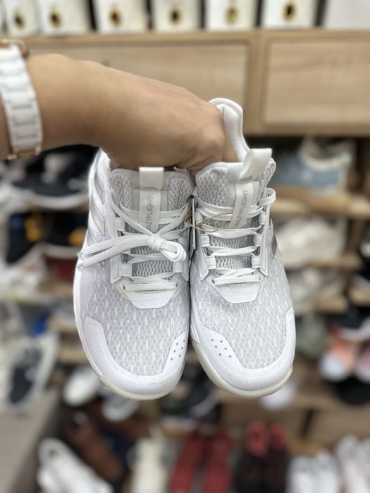 Розпродаж Adidas Crazyflight 5, знижка на деякі розміри!23 см (37 1/3)