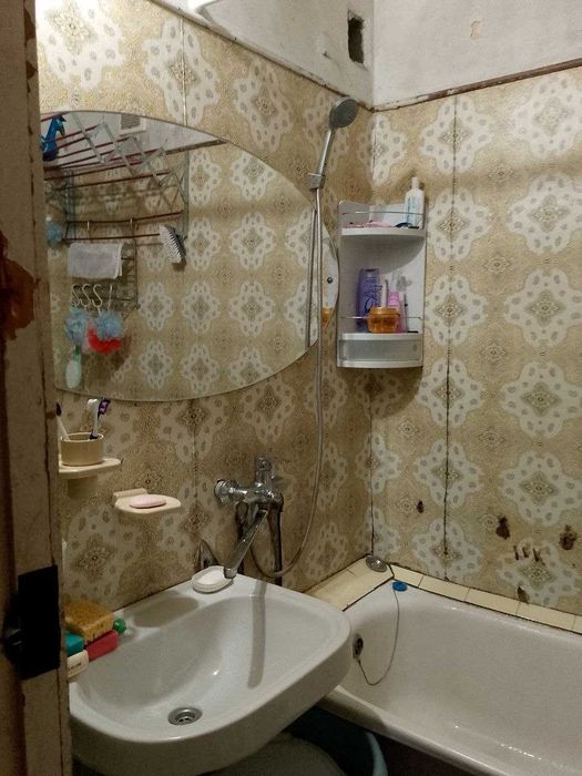 Продам трикімнатну квартиру в Одесі Таїрова