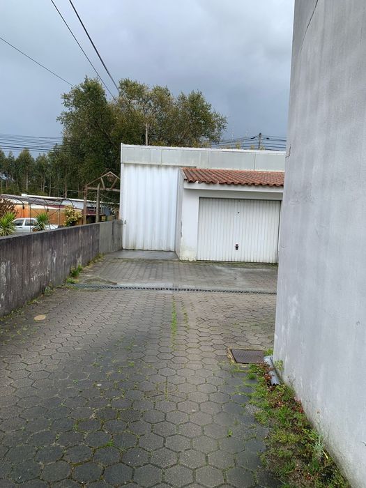 Aluga-se Armazém Vagos