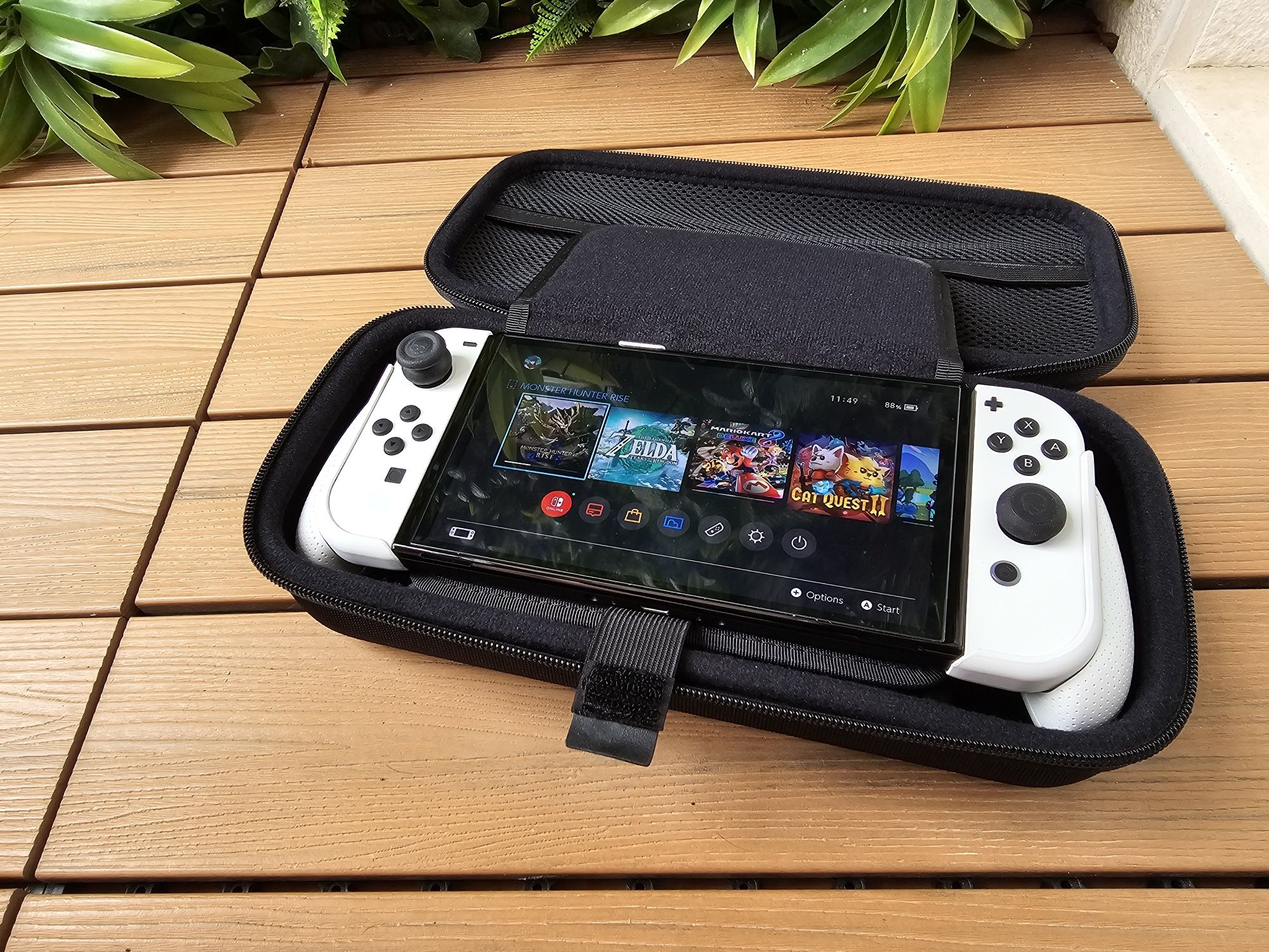 Nintendo Switch Oled com caixa e acessórios extra