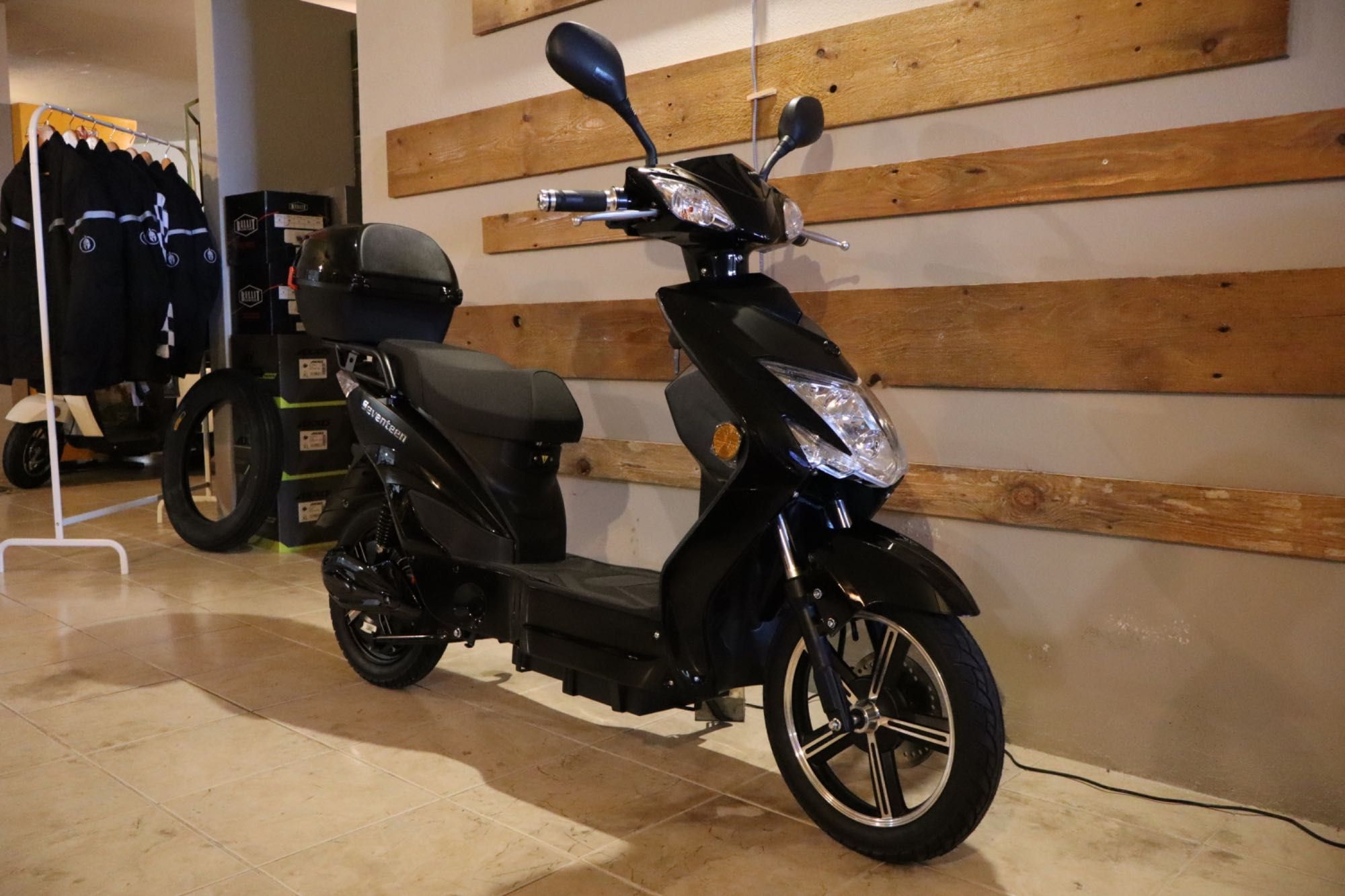 Scooter Elétrica sem carta Seventeen Classic 60v 2ah