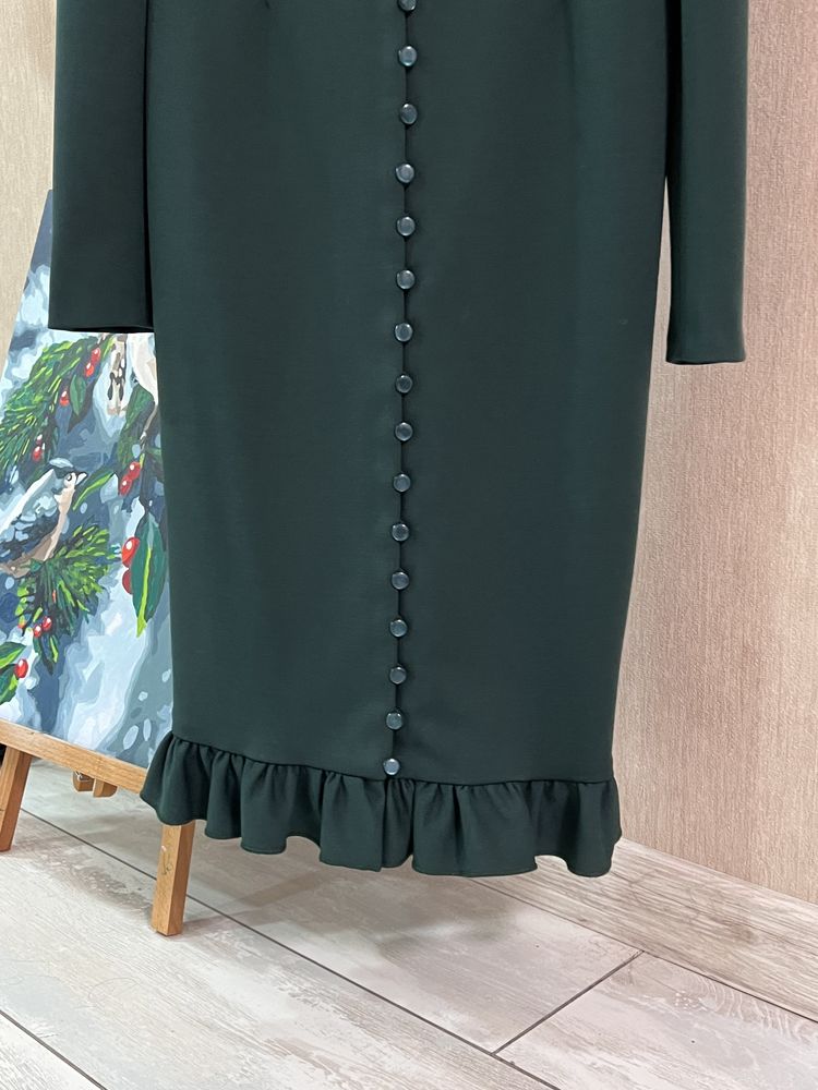 Плаття темно-зелене футляр міді