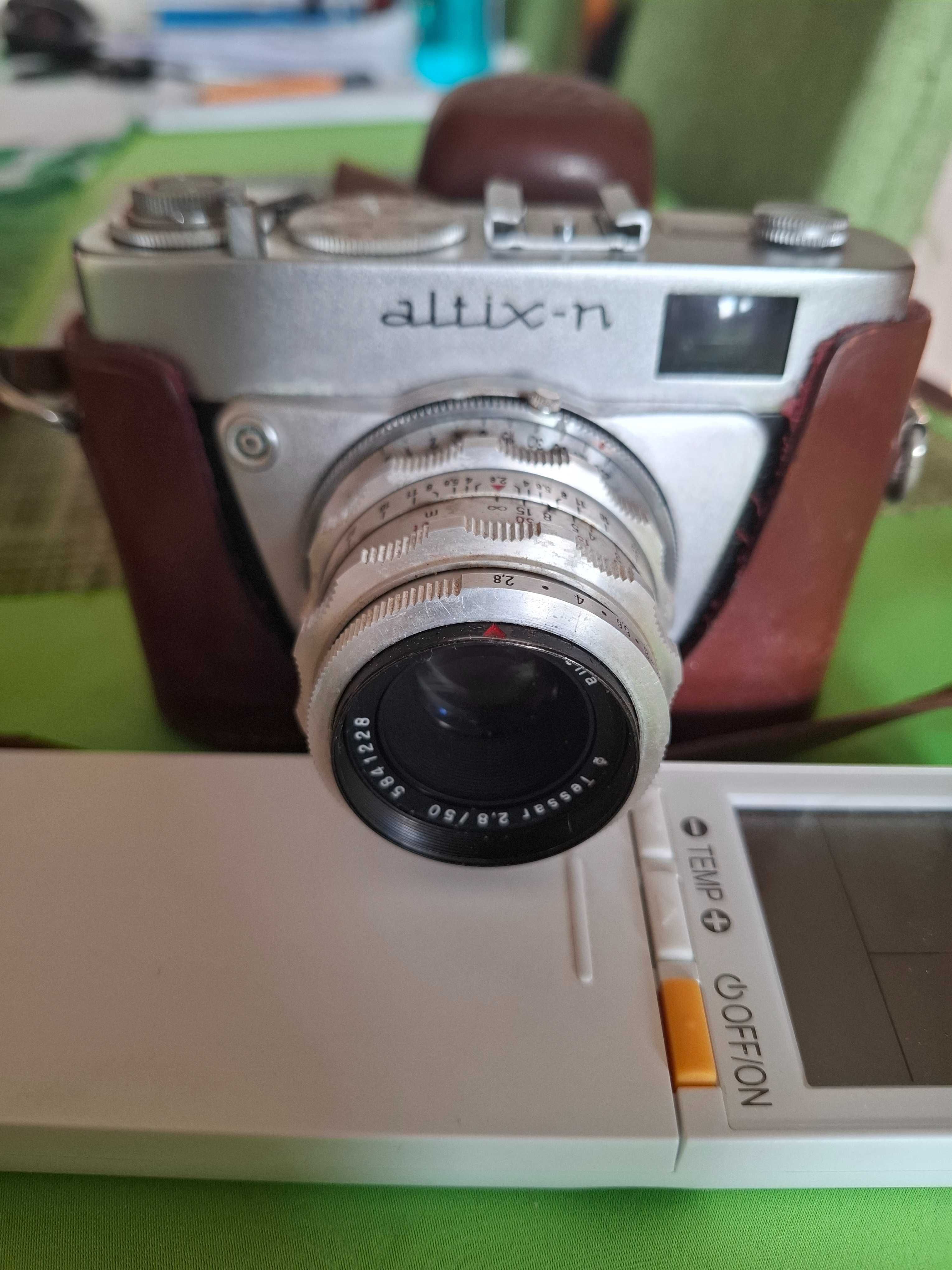 Aparat analogowy z futerałem oryginalnym ALTIX-n