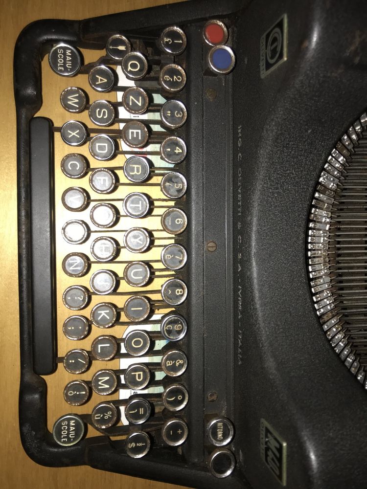 Maszyna do pisania Olivetti M40