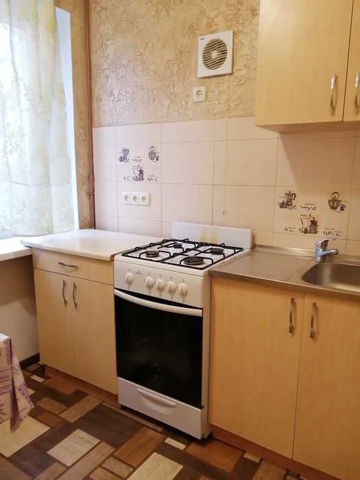 Сдам 1 ком. кв. ХБК. Хозяин !!