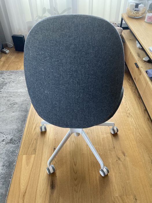 Krzesło biurowe HATTEFJÄLL IKEA szare obrotowe