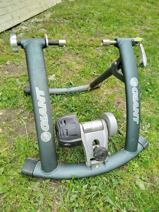 Trenażer rowerowy Giant super stan