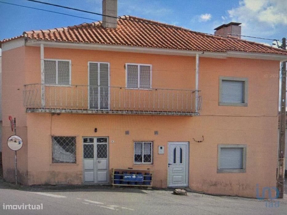 Casa / Villa T5 em Vila de Ala de 206,00 m2