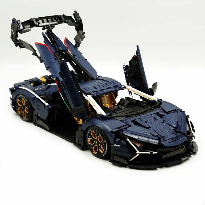 Конструктор Technic Lamborghini Aventador. Масштаб 1:8.  4260 деталей.