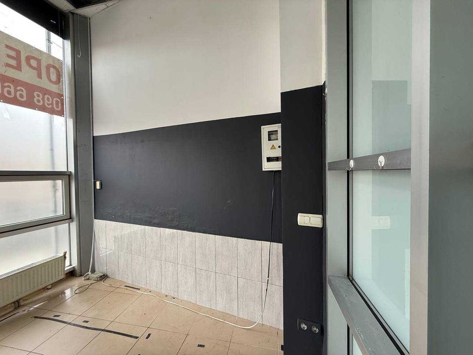 Оренда фосадного приміщення 9м2 вул. Незалежності Центр