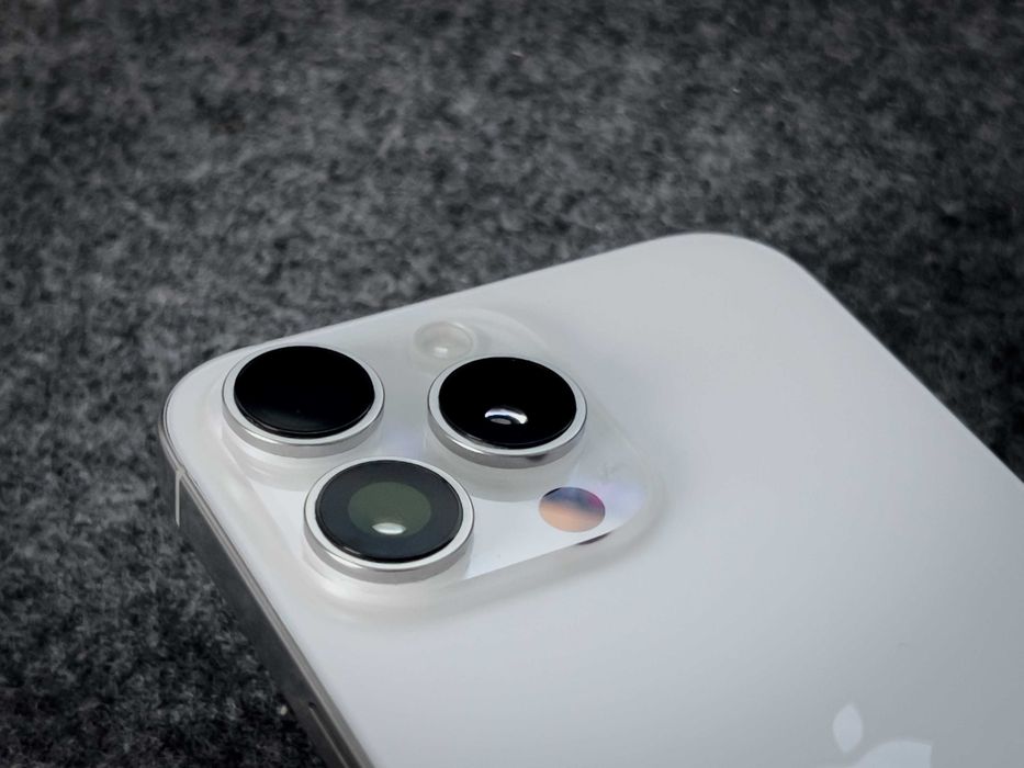 Smartfon Apple iPhone 16 Pro Max 8 GB / 256 GB 5G biały