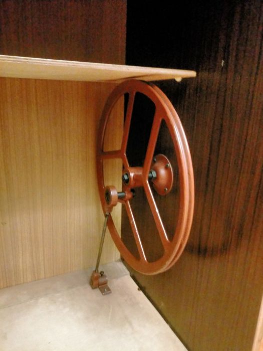 Szafka na maszynę do szycia