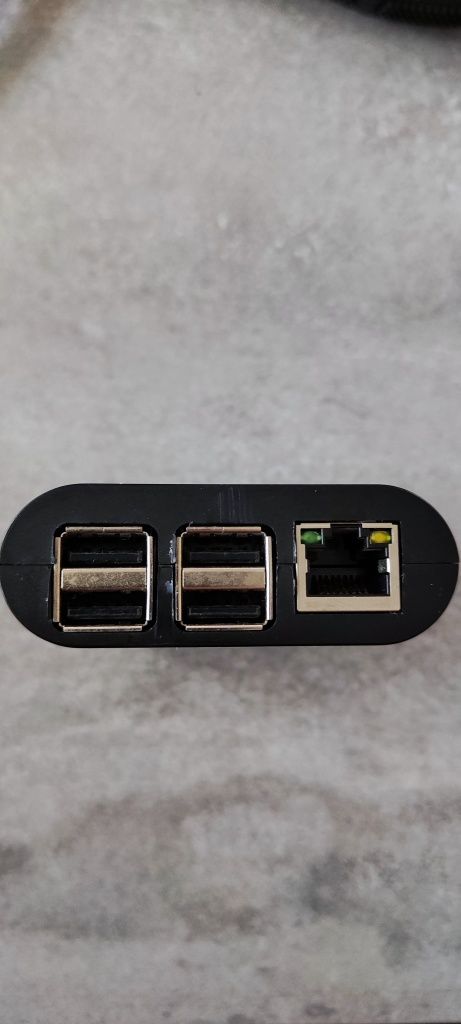 Raspberry Pi 3 Model B v1.2 +heatsink+obudowa