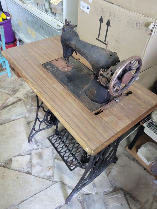 Maquina de costura singer