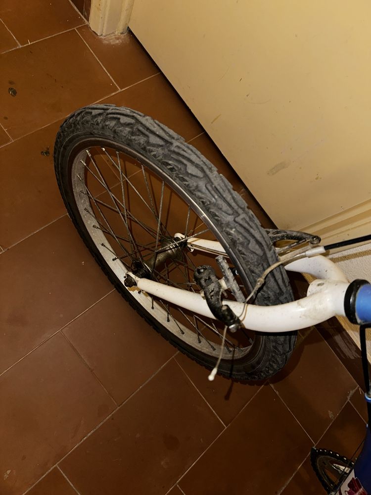 Bicicleta  Roda 20” - Usada