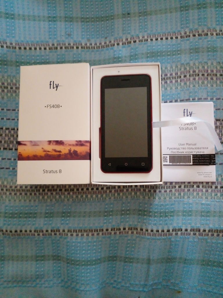 Продам смартфон Fly Stratus 8