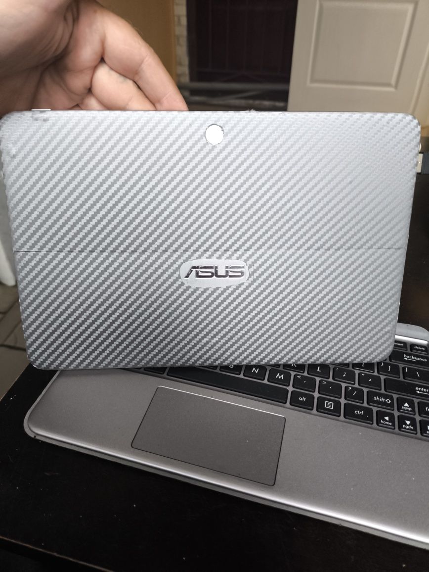 Продам или обмен ASUS T102h 4/64+256 Transformi