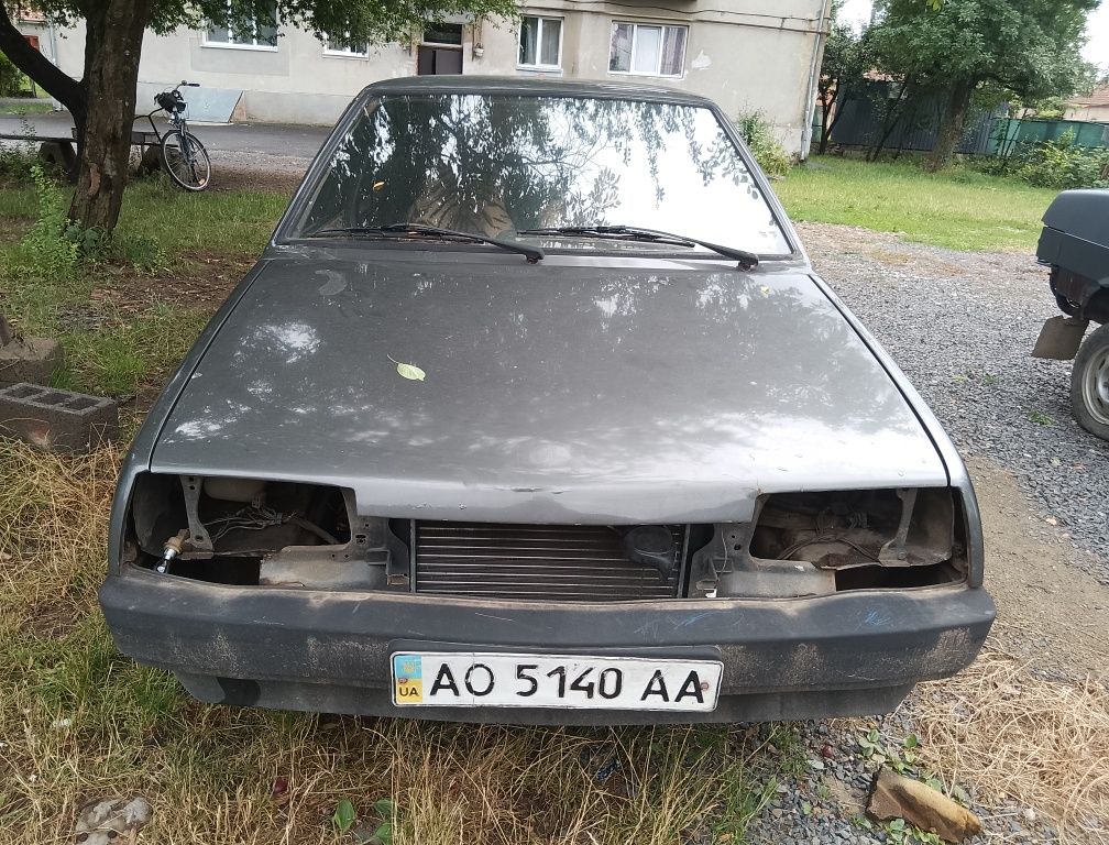 Продам мотор 1*5 карбуратор