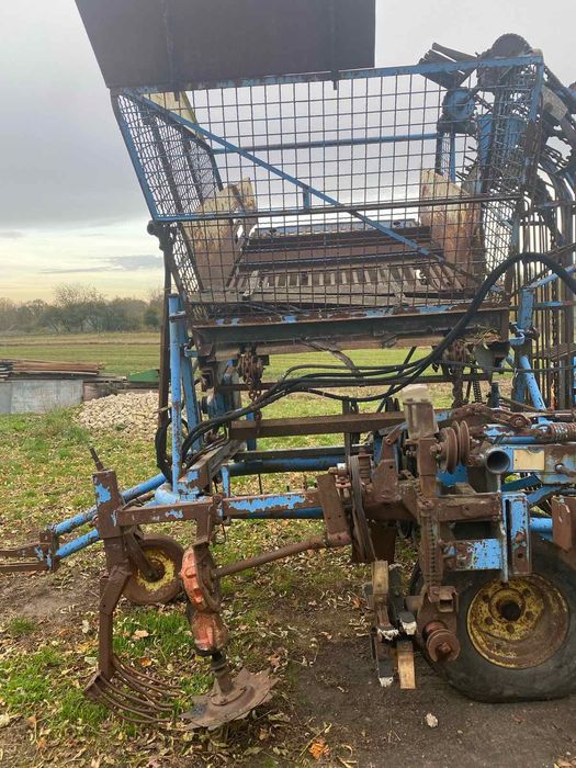 Бурякозбиральний комбайн