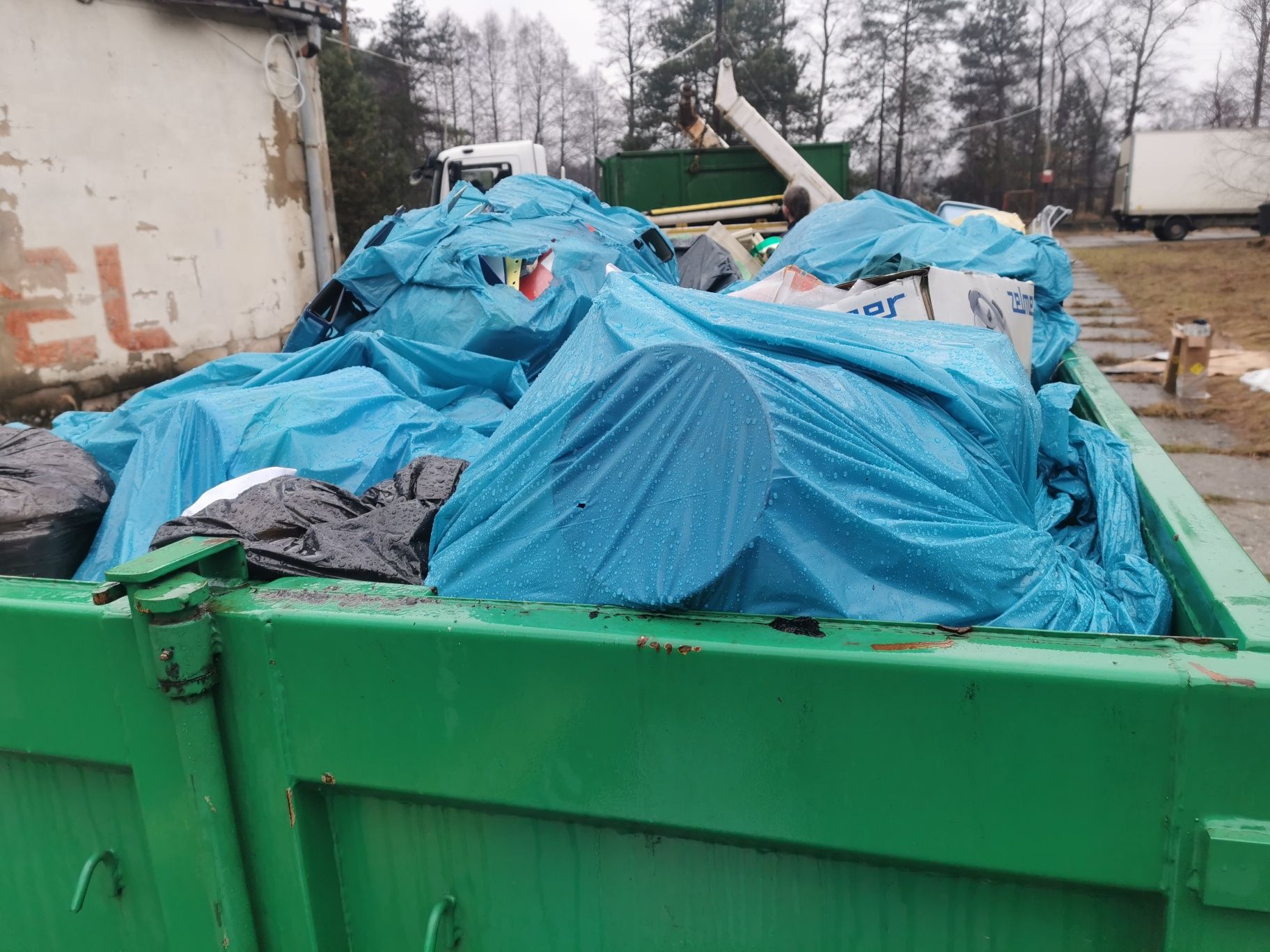 Utylizacja Mebli, wywóz zbędnych rzeczy, sprzątanie garaży, mieszkań,