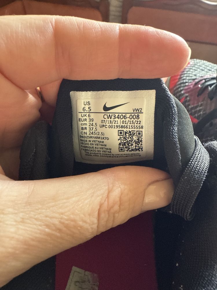 Продам кросівки PUMA lamelo ball, Nike