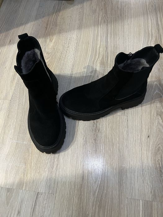 Жіночі черевики челсі чорні замшеві зимові