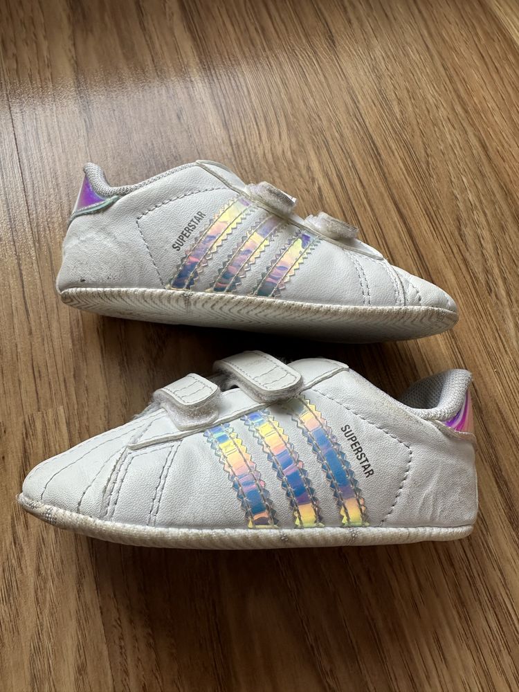 Białe buty Adidas Superstar 21 miękka podeszwa