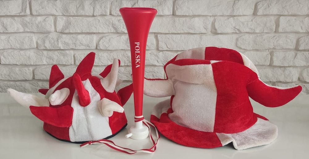 Zestaw kibica Reprezentacji Polski czapka czapki trąbka