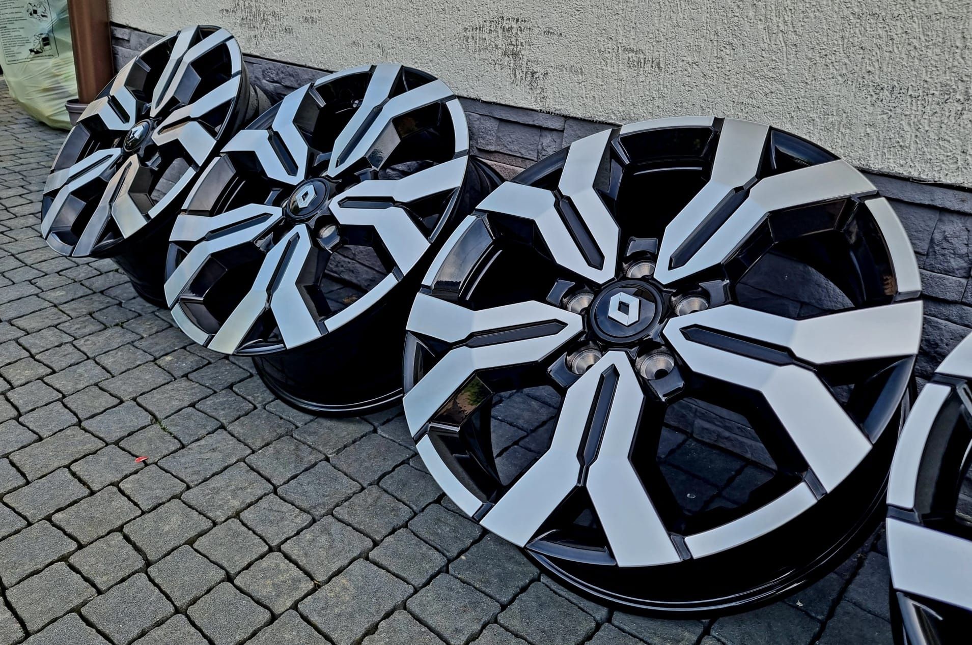 5x114.3 17 Alufelgi Renault Trafic Kadjar Grand Scenic Megane Safrane