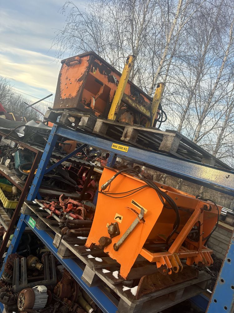 Solarka Piaskarka posypywarka  pług iseki Kubota John deere