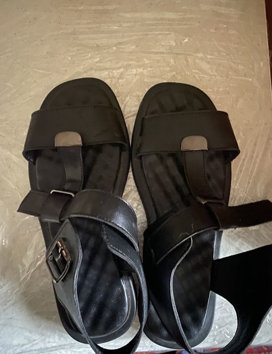 Босоніжки жіночі шкіряні