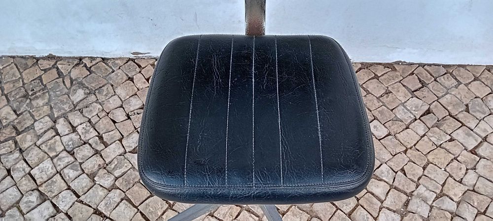 Cadeira Vintage de escritório rotativa da marca Handy