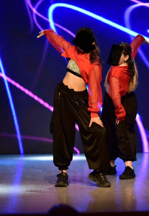 Крутой костюм штаны + топ