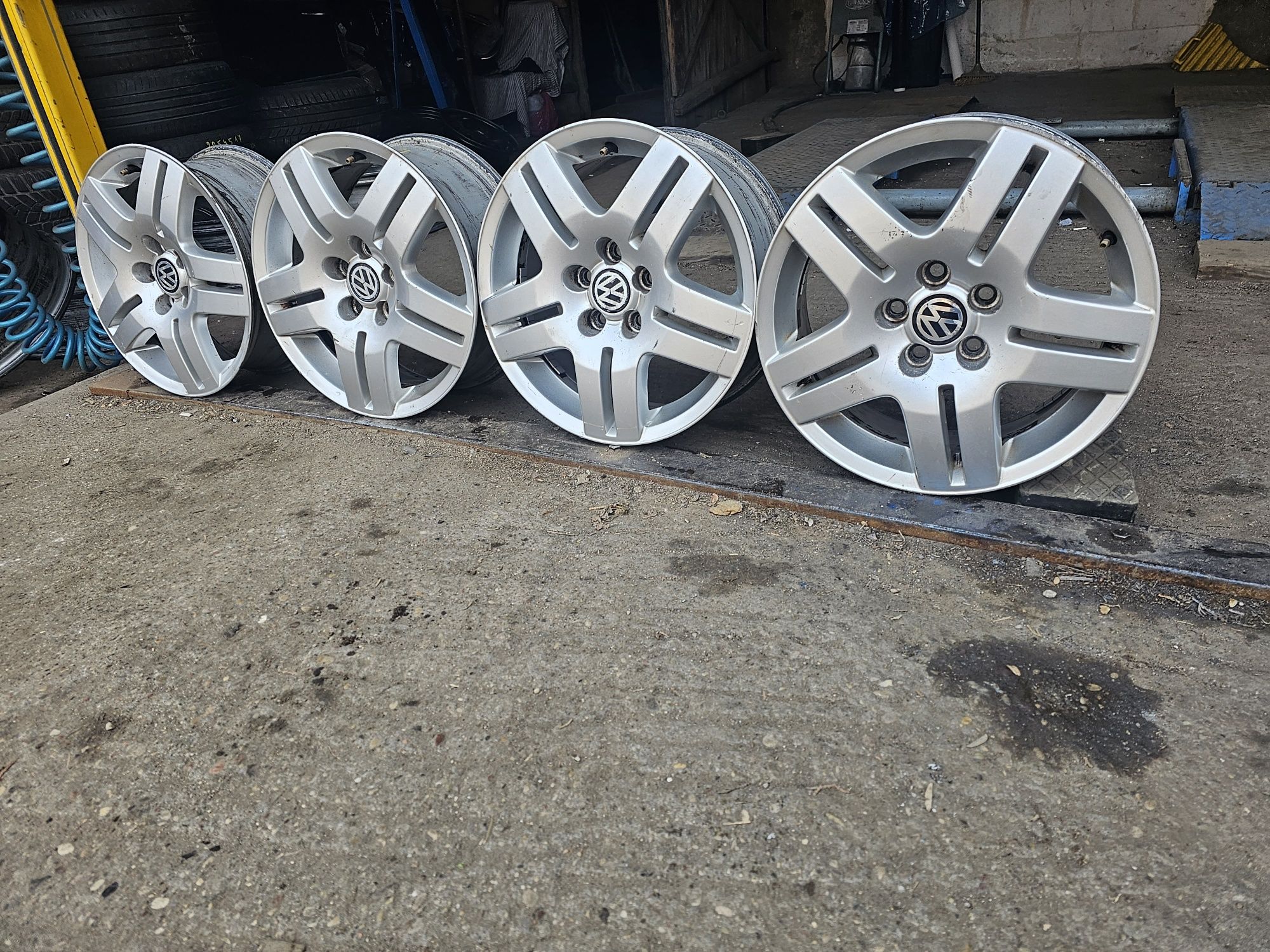Felgi Aluminiowe Volkswagen Golf IV R15 5x100 ET38-6J
