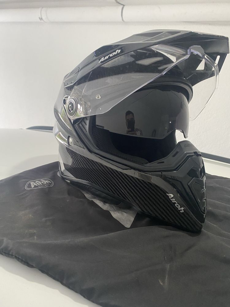 Airoh commander 2 carbon