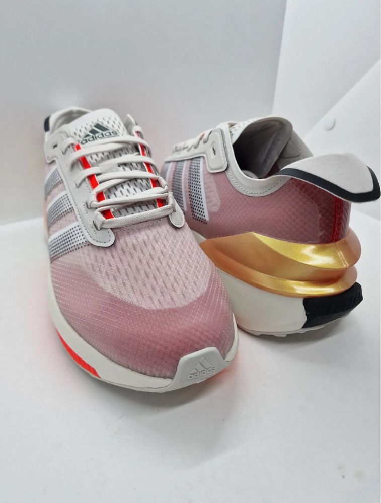 Кроссовки Adidas Avryn Boost 44 размер