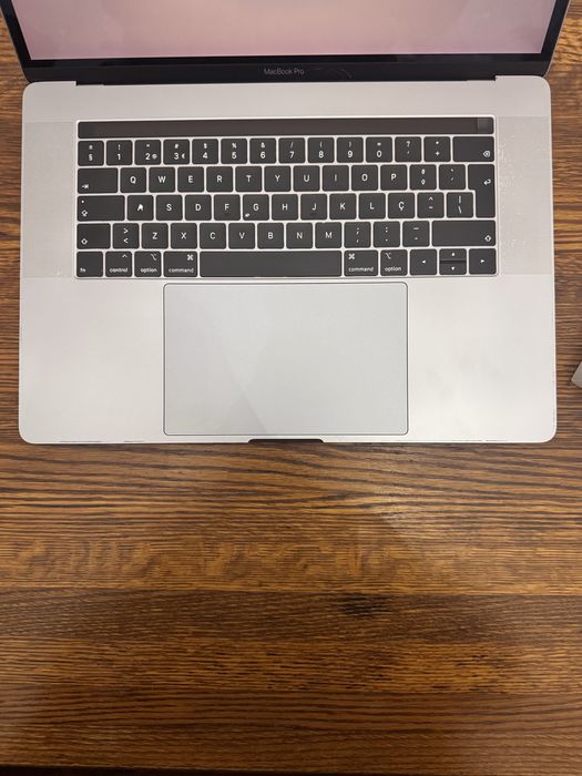 MacBook Pro 15" 2018 i7 16GB 1TB
