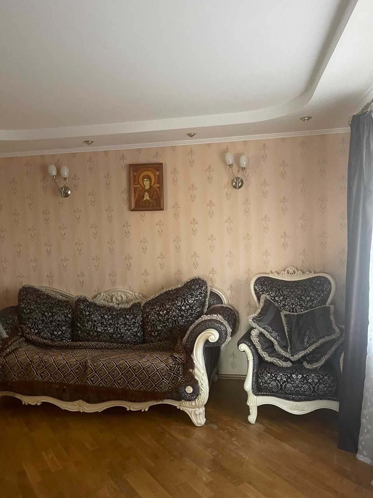 Оренда 4х кімн.квартири з автономним опаленням в центрі