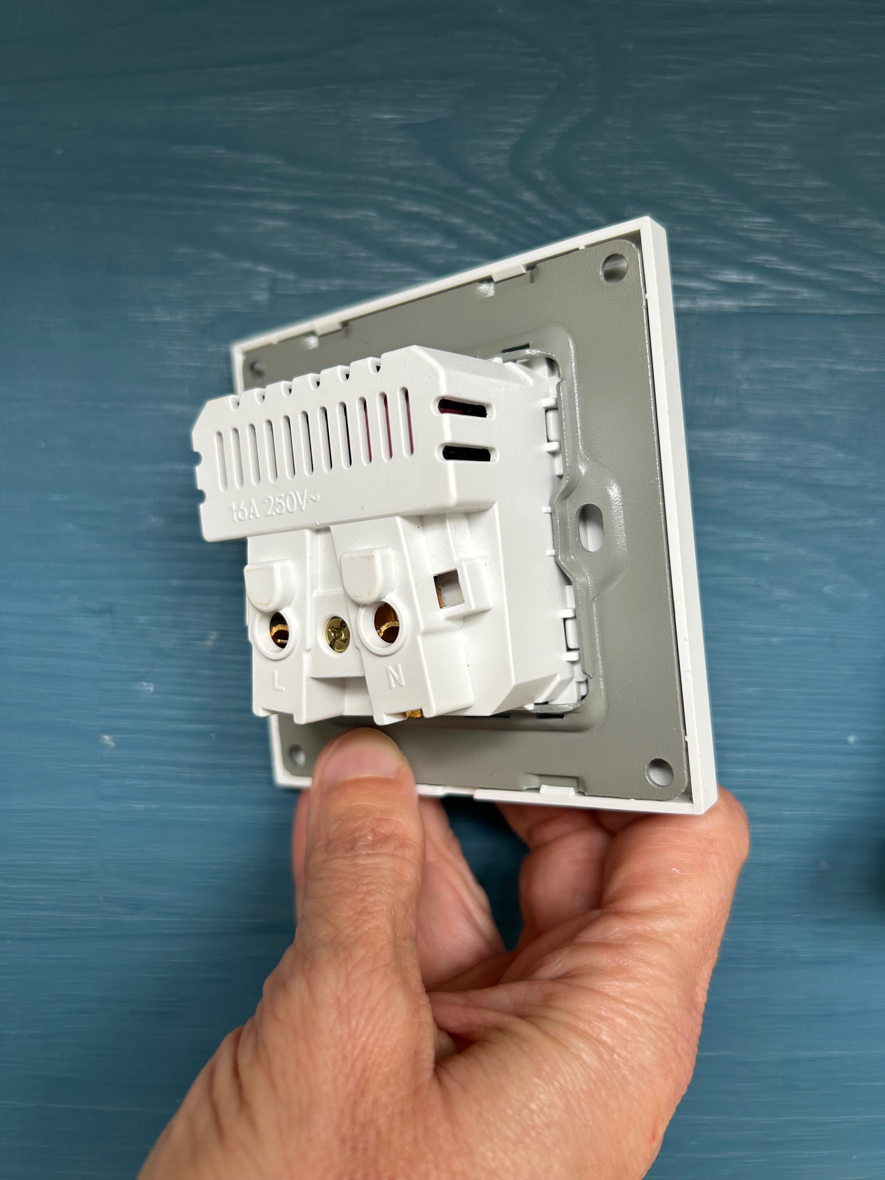 22 Tomadas de parede usb and type c