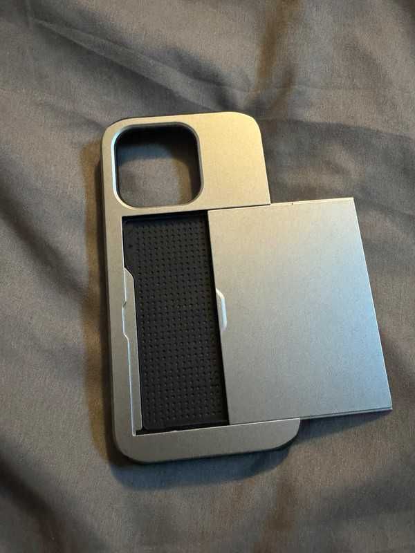 Case na karty iPhone 15 Pro