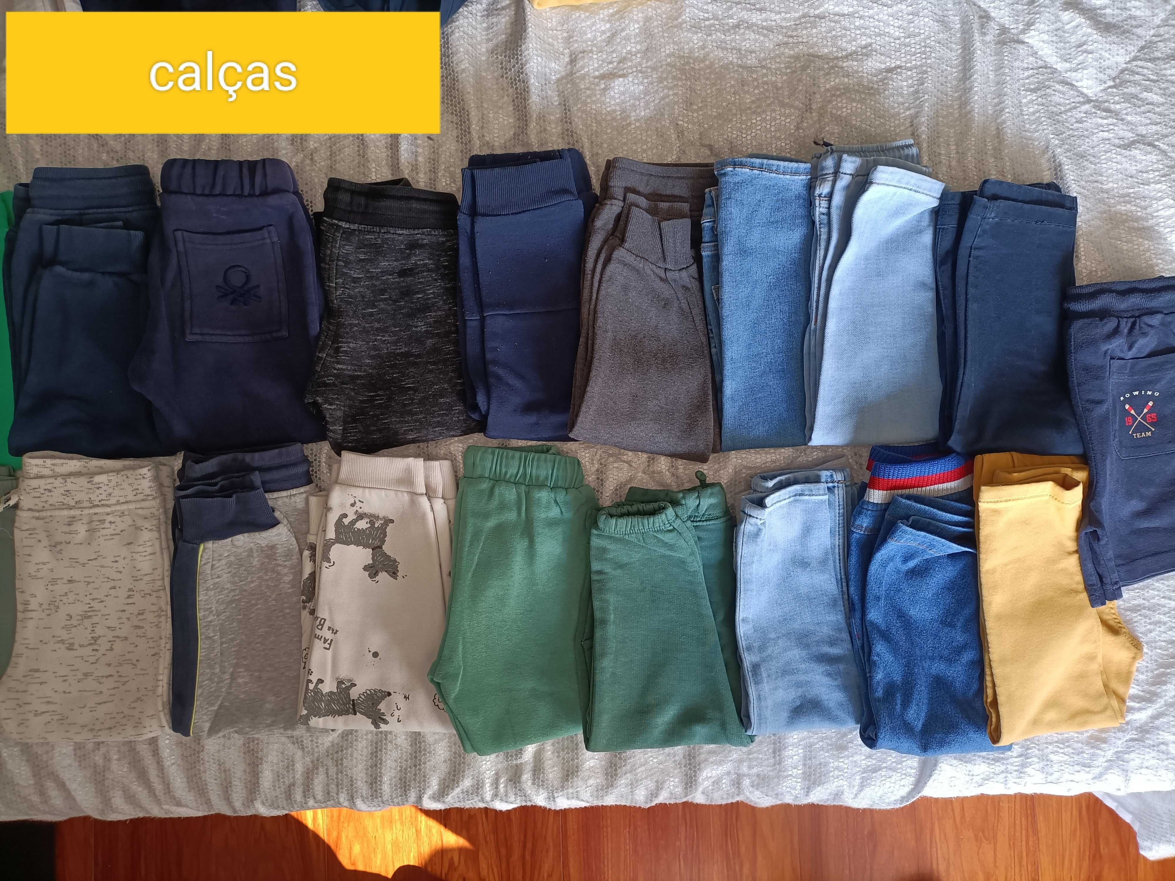 Conjunto de 38 peças de roupa + calçado de menino 2-3 anos