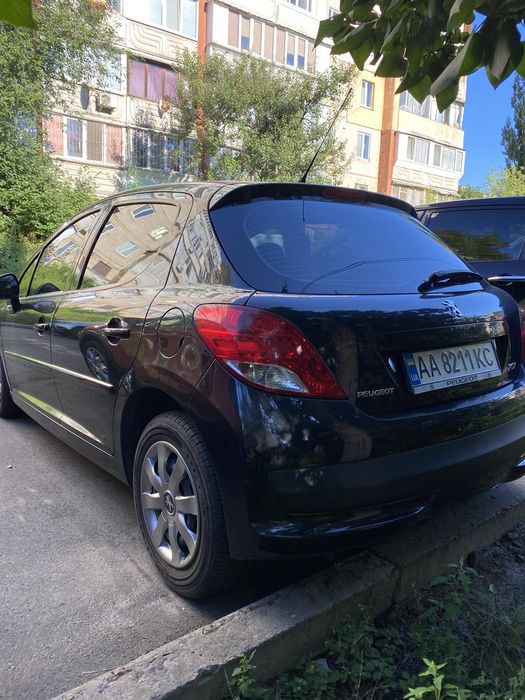 Продам автомобіль Peugeot 207, 2011р. Пробіг 192 тис.км.