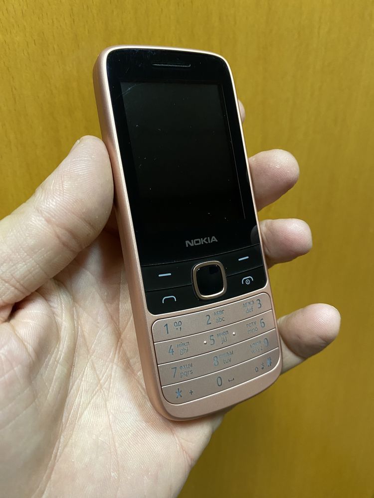 Кнопочний телефон nokia 225 4g