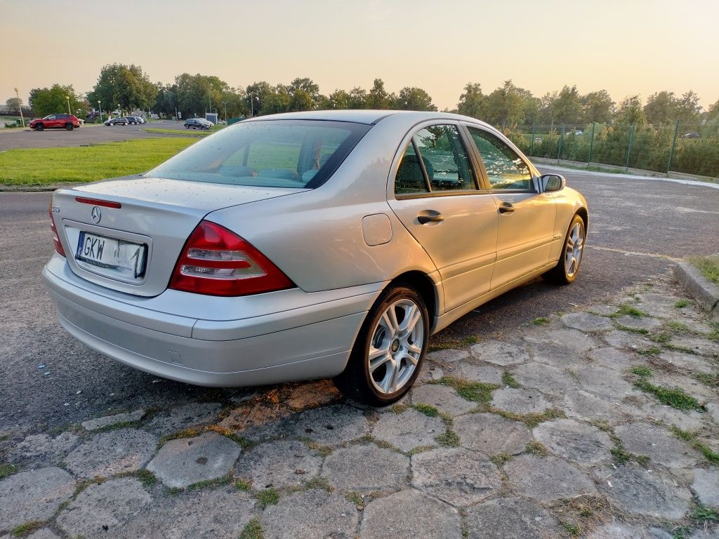 Mercedes C, 1.8 benzyna, 6 biegów, klima nabita i sprawna, elek fotele