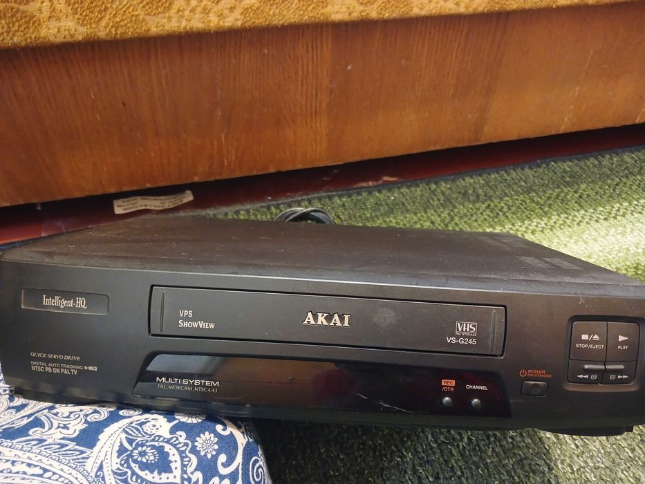 Відеомагнітофон акай