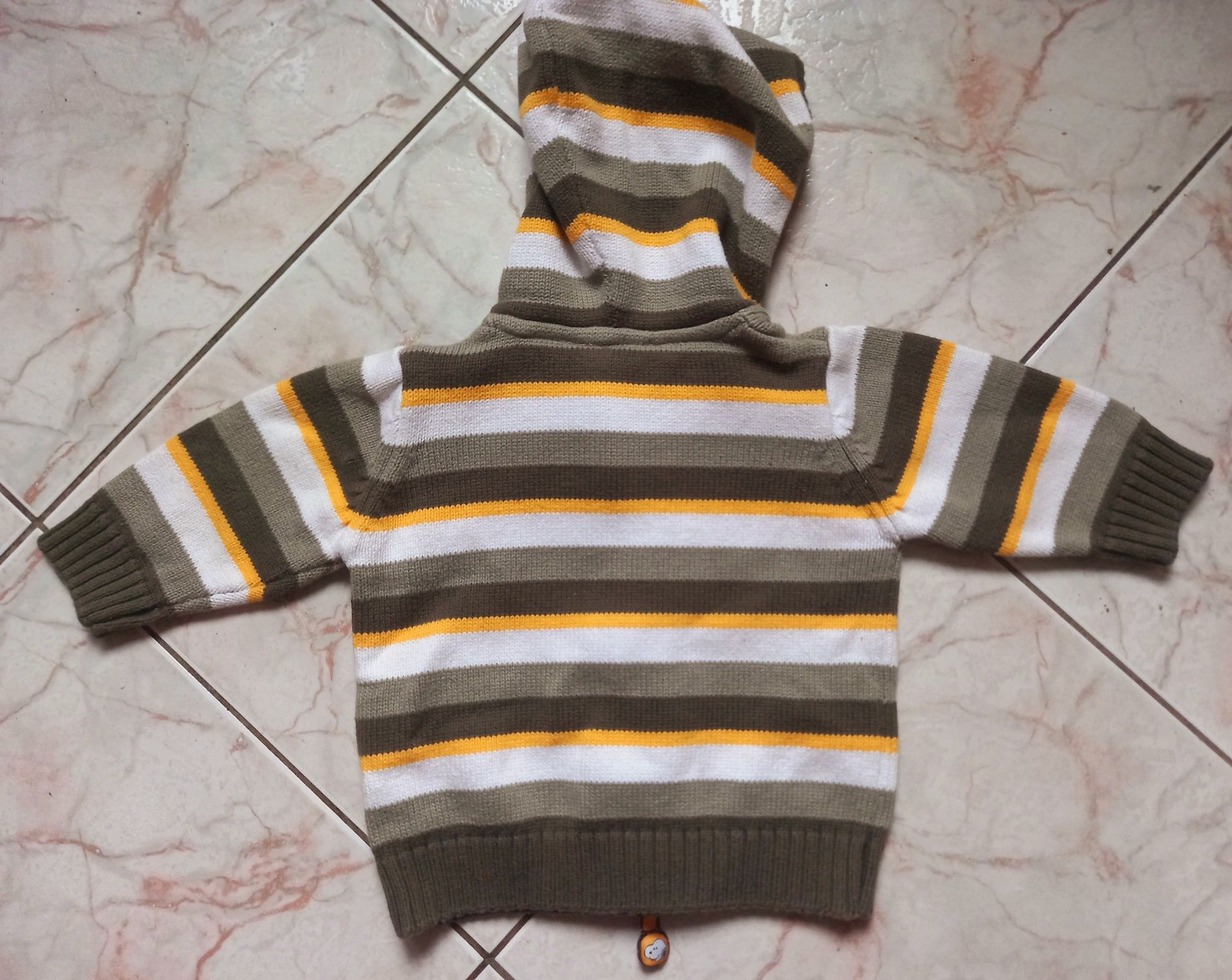 Sweter z kapturem dla chłopca H&M- rozmiar 74