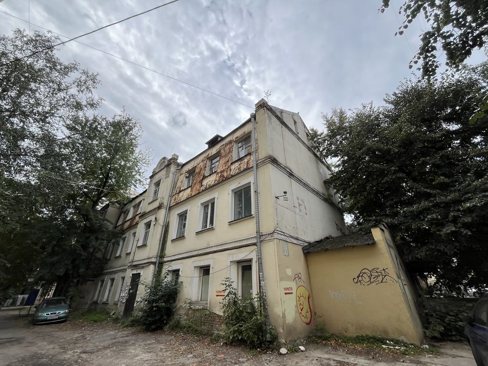 Будівля 442кв.м.+7.2сот. вул. Дмитрівська 29. Центр.